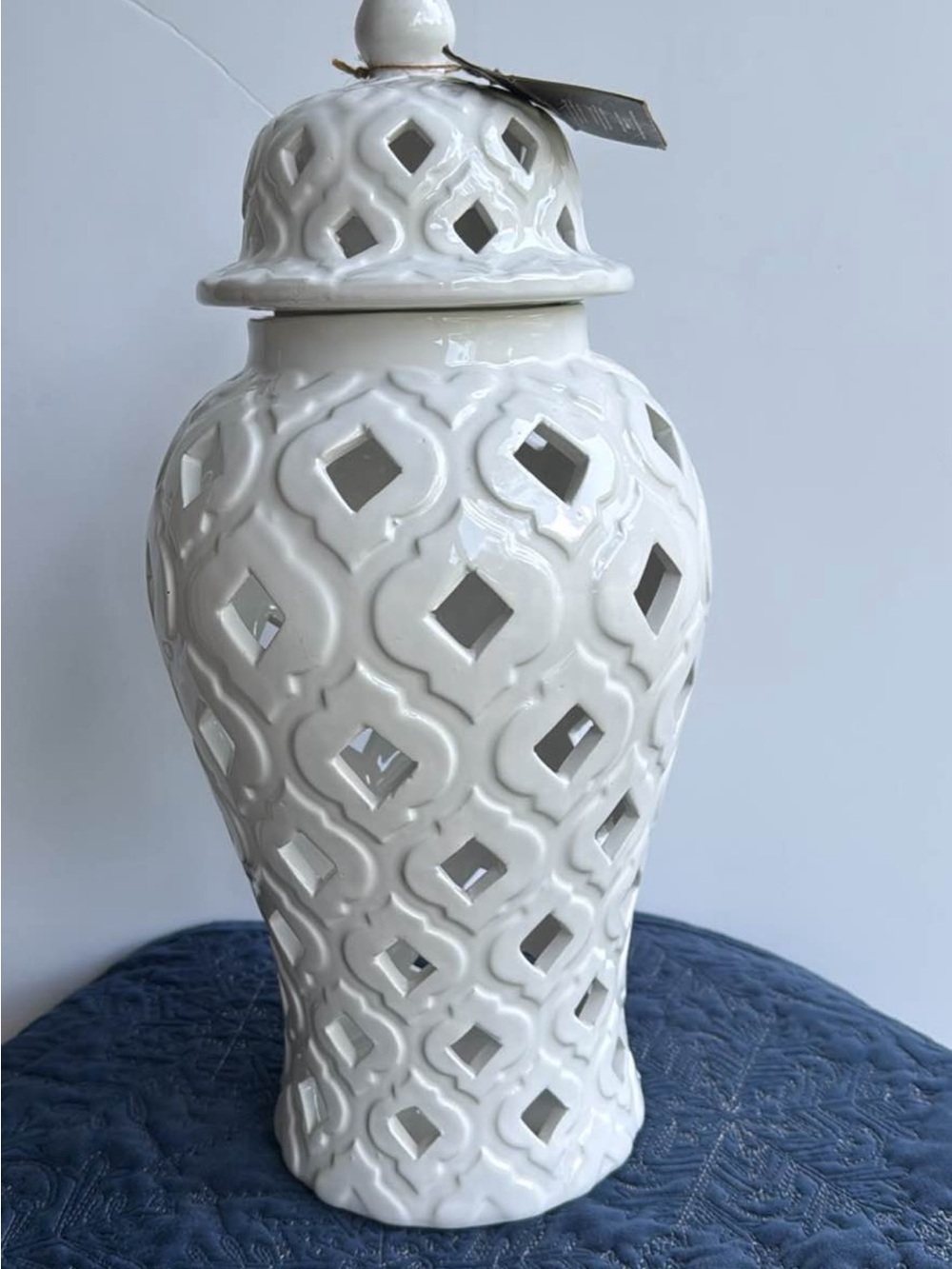 Source Unknown Glossy White Ceramic Lattice Ginger Jar with Lid